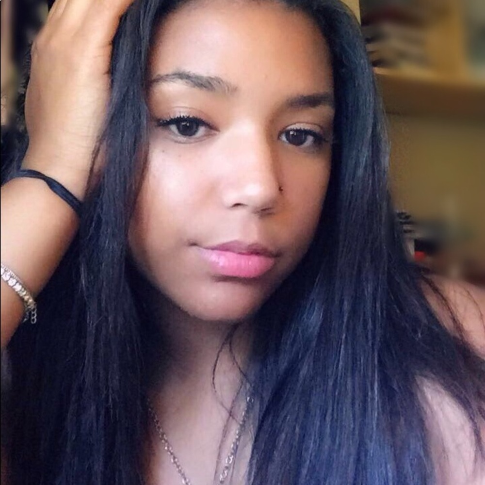 Meet your Posher, Raquel